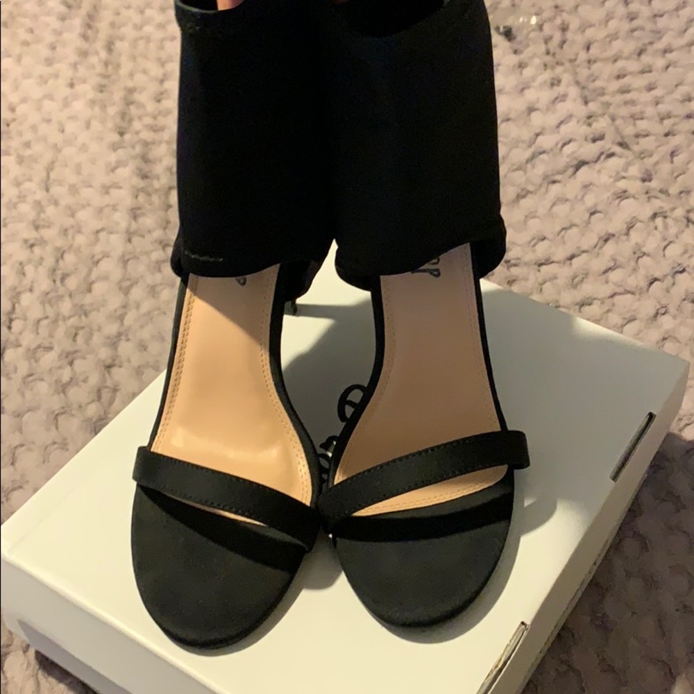 Heels - Picture 2 of 5